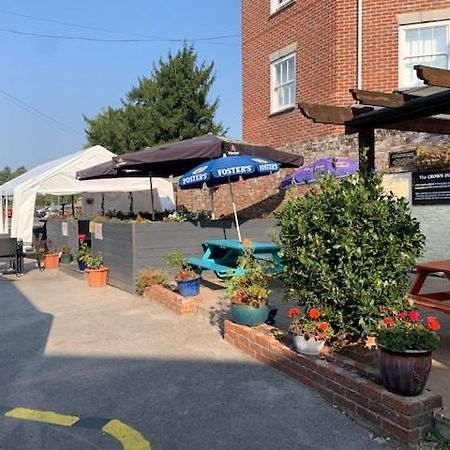 The Crown In Bed and Breakfast Fordingbridge Esterno foto