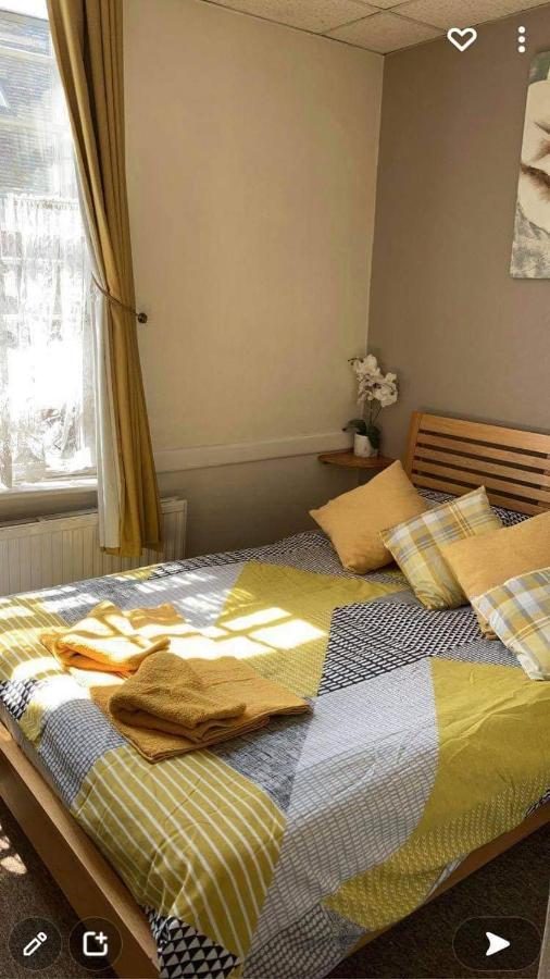 The Crown In Bed and Breakfast Fordingbridge Esterno foto