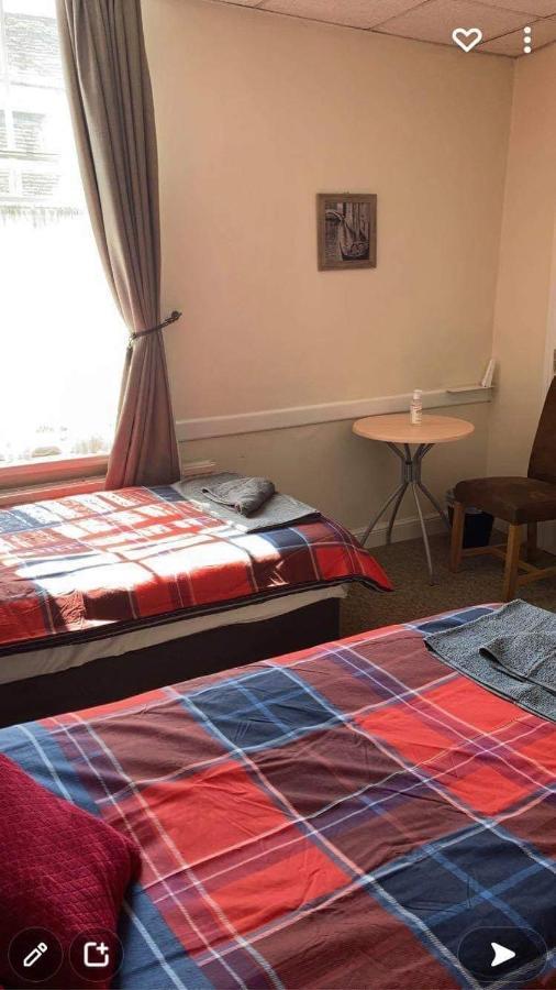 The Crown In Bed and Breakfast Fordingbridge Esterno foto